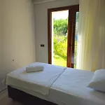Asiyan Villa *